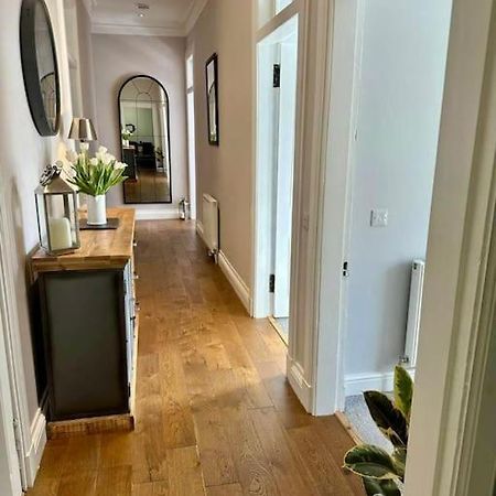 Beautiful Spacious Apartment In Town Centre Oban Bagian luar foto