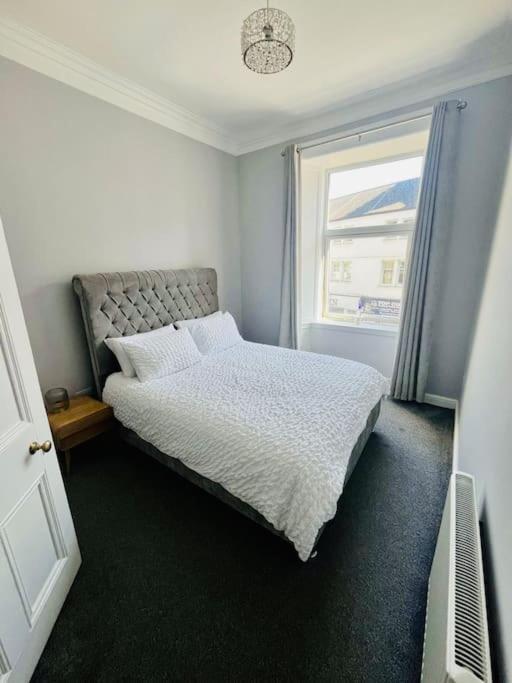 Beautiful Spacious Apartment In Town Centre Oban Bagian luar foto